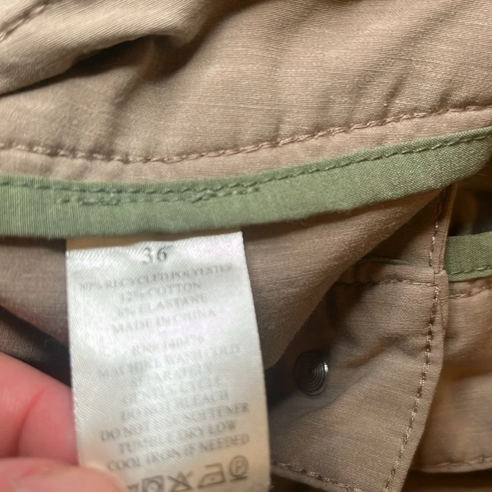 FAHERTY MEN'S ALL DAY SHORTS IN KHAKI EUC 36